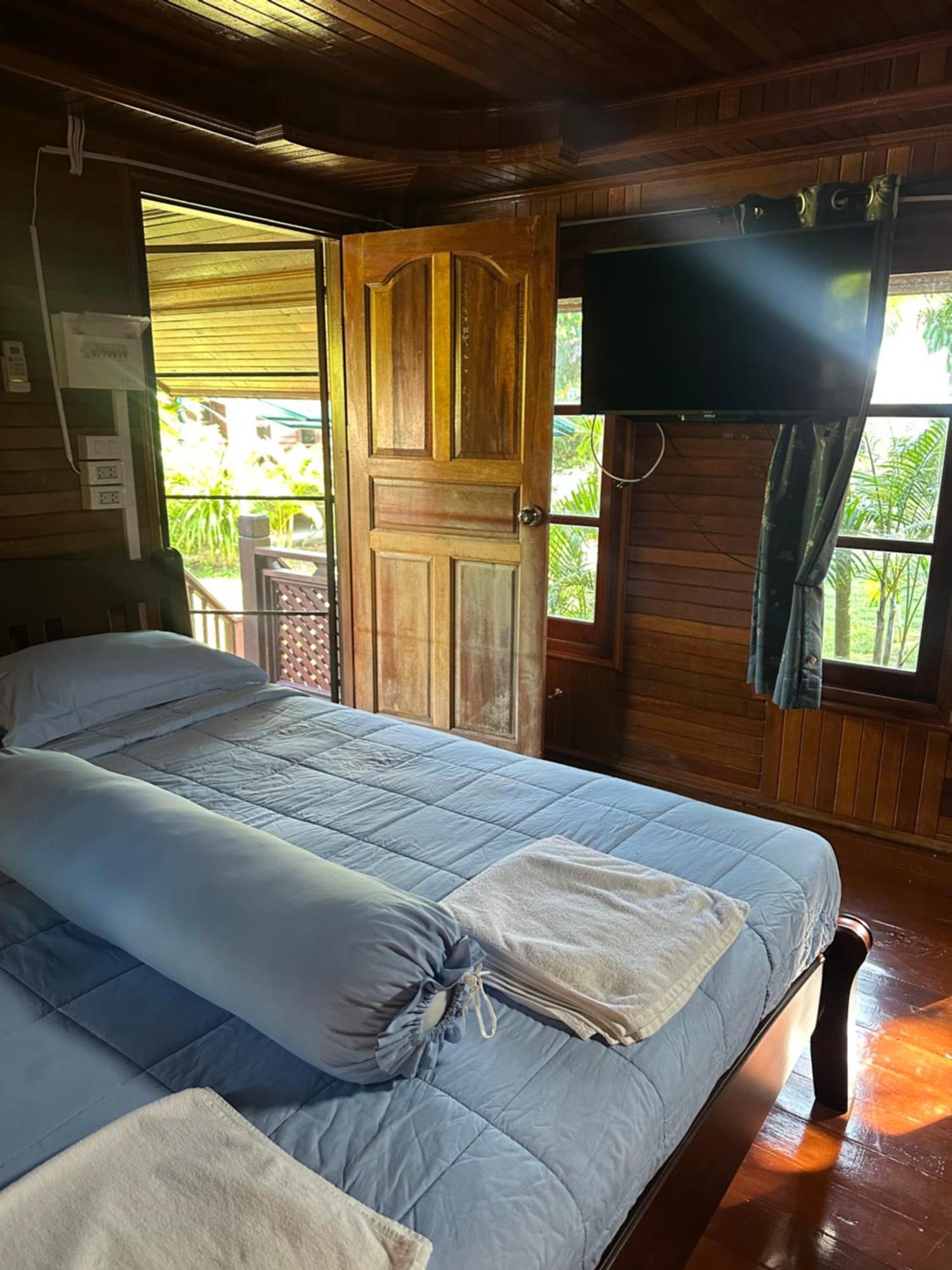 Thip Siam Village Ao Nam Mao Екстериор снимка